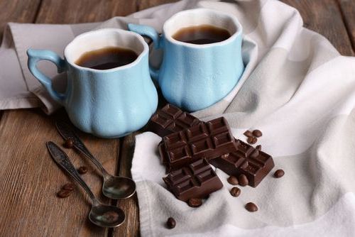 وصفة سريعة للتخسيس باستخدام القهوة والشوكولاتة الداكنة